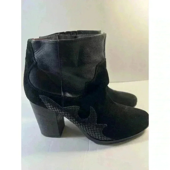 Janet + Janet boots - Picture 3 of 7